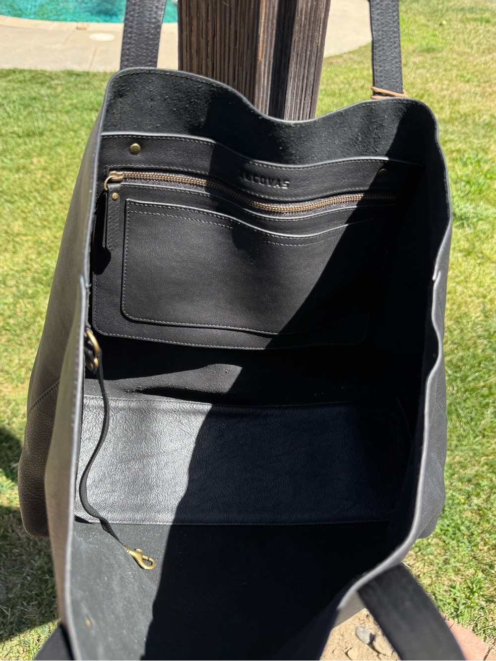 LAST CHANCE! I’m moving! Tecovas Black Leather Tote Bag w/ Gold/Brass Hardware - Picture 4 of 4
